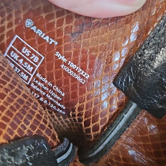 ARIAT Snip Toe Black Boots - Picture 11 of 16